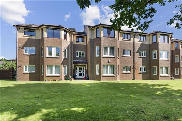 Braemar Court, Muirend